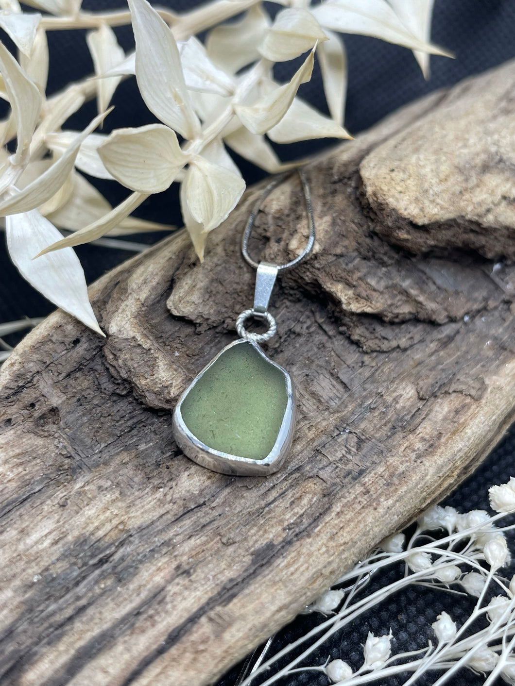 Seaweed green // Nolton haven seaglass